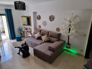 House, 1 Bedroom, Patio, Garden View | Living room - Sun And Ocean House With 2 Bathrooms (Alcobaça)