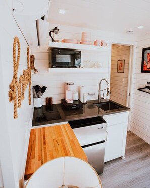 House - New Cowgirl Shipping Container Home (Alpine)