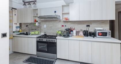 Elegant 3-Bed Condo with Pool, Gym & WiFi in Central Nairobi