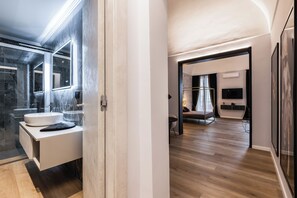 Phòng Suite Cao cấp, quang cảnh biển | Phòng tắm