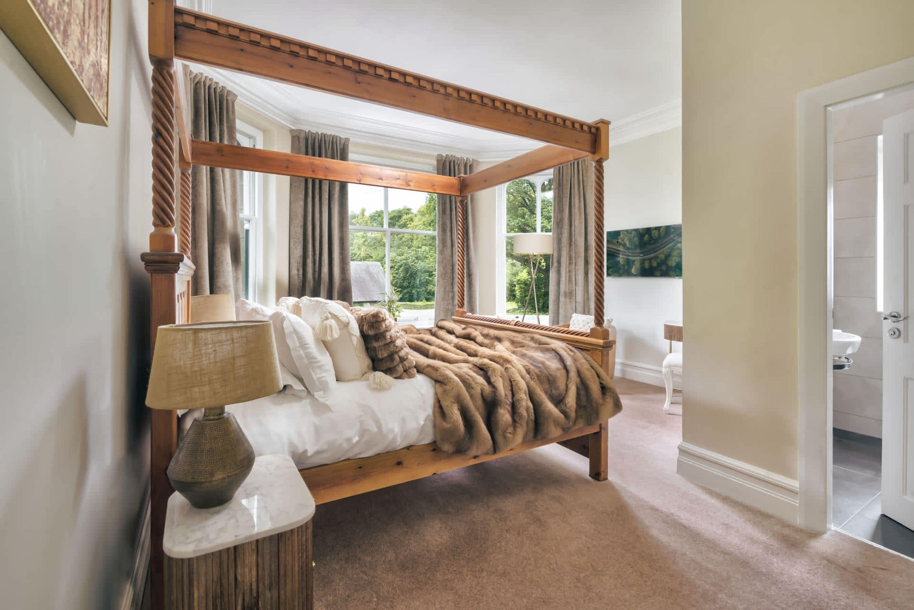 Casa | 8 quartos, acesso à internet de alta velocidade