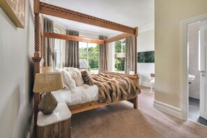 8 عدّة غرف نوم وخدمة الإنترنت