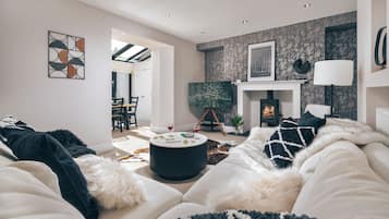 Casa | 8 quartos, acesso à internet de alta velocidade