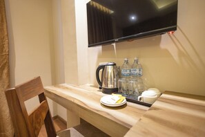Hypo-allergenic bedding, individually decorated, individually furnished - Divya Boutique Inn (Kathmandu)