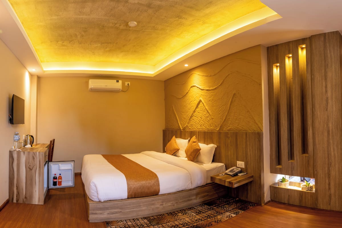 Deluxe-Doppelzimmer, 1 Queen-Bett, Stadtblick | 1 Schlafzimmer, Allergikerbettwaren, individuell dekoriert