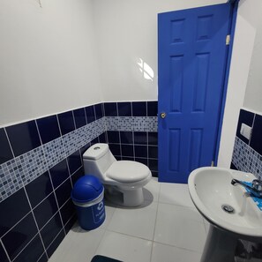 Towels, soap, toilet paper - A charming private property with pool, 10 minutes away of the beach, (La Libertad)