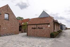 House | 6 bedrooms, Internet - Lovely Andr Farm in the Greenery of Kortrijk (Kortrijk)