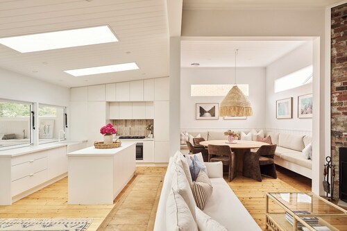 Thunder St Cottage. Light Bright Home 