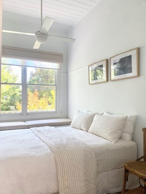 3 chambres, fer et planche à repasser, Wi-Fi, draps fournis