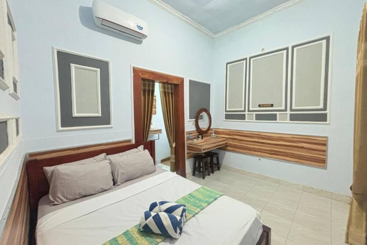 Standard Room, Private Bathroom | 1 bedroom, desk, free WiFi, individually decorated