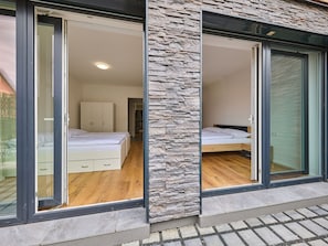 3 bedrooms, WiFi - Trendy Mountain Terrace Retreat by Interhome (Svoboda na Upou)