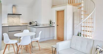 Host Stay Sunshine Cottage