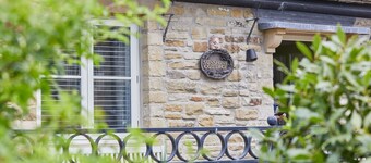 Host Stay Sunshine Cottage
