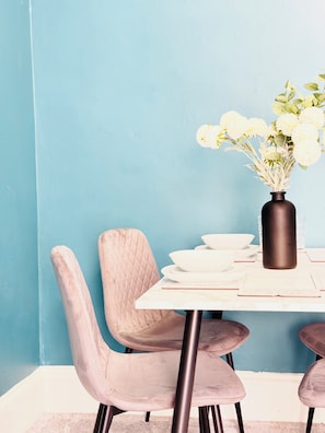 Dining - City Centre Escape with Private Garden (Edinburgh)