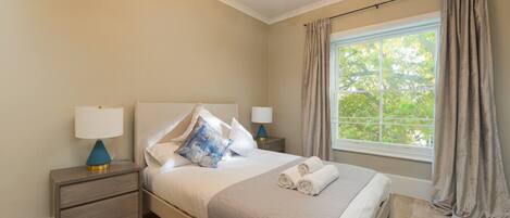 2 sovrum, skrivbord, strykjärn/strykbräda och wi-fi