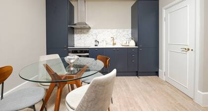 Gorgeous Apartment by the Park (PS6)