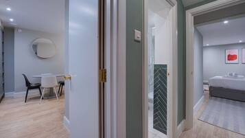 1 bedroom, desk, iron/ironing board, WiFi