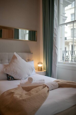 2 Schlafzimmer, Schreibtisch, Bügeleisen/Bügelbrett, WLAN