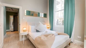 2 bedrooms, desk, iron/ironing board, WiFi