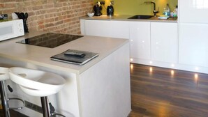 1 chambre, fer et planche à repasser, Internet