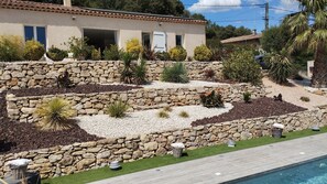 Pool - Maison de Plein Pied, au Calme, sur 1650 M2 de Terrain Entièrement Aménagé (Garéoult)