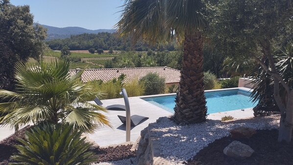 Pool - Maison de Plein Pied, au Calme, sur 1650 M2 de Terrain Entièrement Aménagé (Garéoult)