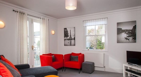 Apartment | 2 bedrooms, iron/ironing board, Internet