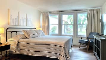 4 bedrooms, iron/ironing board, travel crib, free WiFi