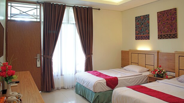 Kamar Superior | Meja kerja