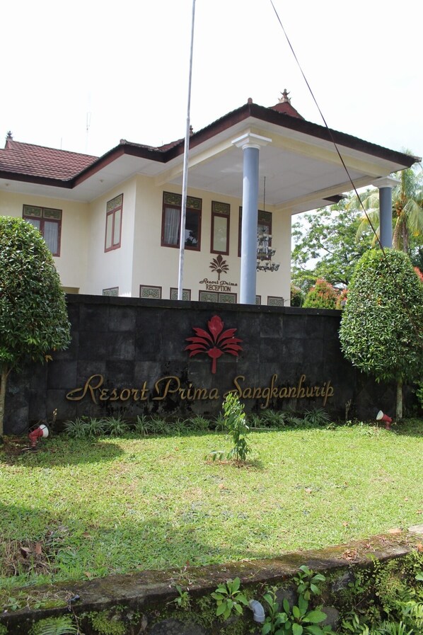 Front of property - Resort prima sangkanhurip (Cilimus)