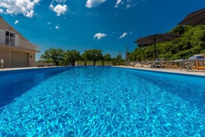 Pool - Villa Pizzelli (Orašac)
