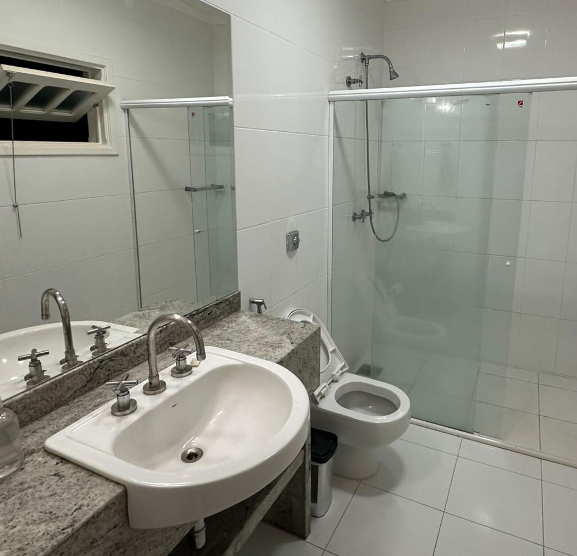 Habitación triple Confort | Baño