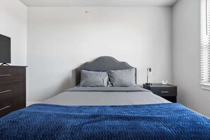 4 bedrooms, desk, iron/ironing board, travel crib