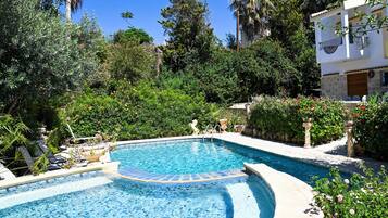 Appartement, 2 chambres, fumeurs, balcon | Piscine | Piscine extérieure
