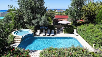 Piscine extérieure