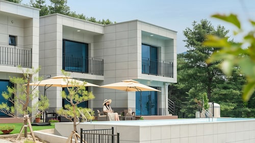 Gapyeong Staysumok Pool Villa Pension