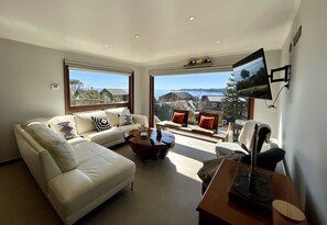 TV, stereo, offices
