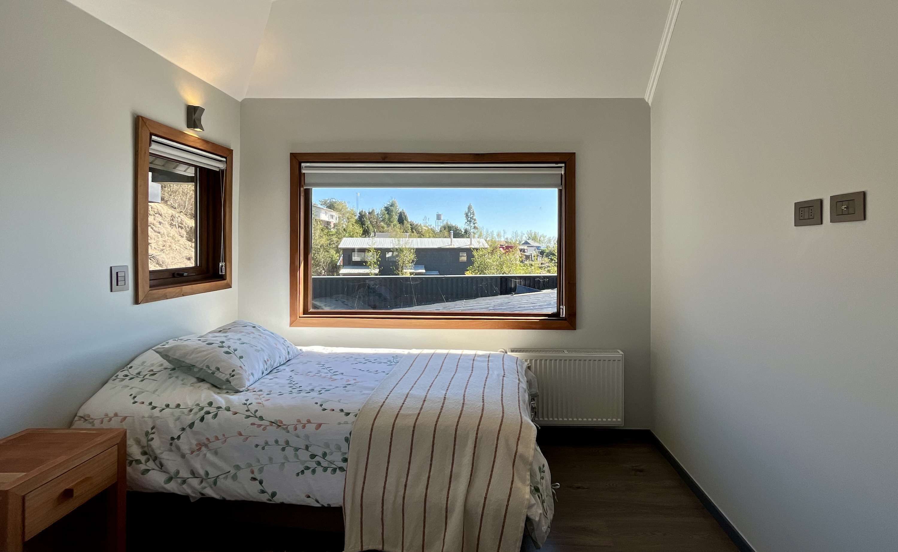 3 Schlafzimmer, Schreibtisch, Bügeleisen/Bügelbrett, Reisekinderbett