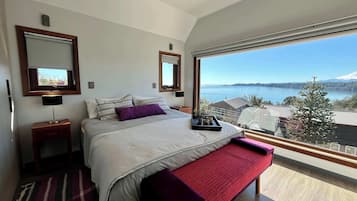 3 bedrooms, iron/ironing board, travel cot, WiFi