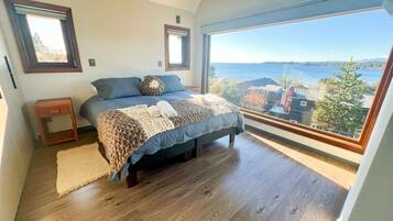 3 slaapkamers, een strijkplank/strijkijzer, reisbedje, wifi