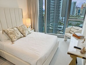2 bedrooms, iron/ironing board, free WiFi, bed sheets - Luxury Signature Stay Ocean Views 2BR Lvl12 (Broadbeach)