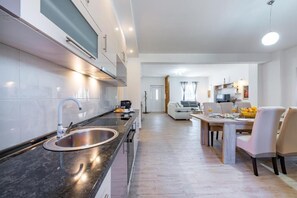Fridge, microwave, toaster, cleaning supplies - Villa Pizzelli (Dubrovnik)