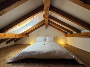 Appartement familial, vue sur la ville | 2 chambres, minibar, fer et planche à repasser, accès au Wi-Fi (inclus)