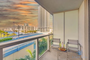House - Balcony Pool Near Beach Gym (Hallandale Beach)