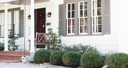 Modern 4BR Escape | Pet-Friendly + Cozy