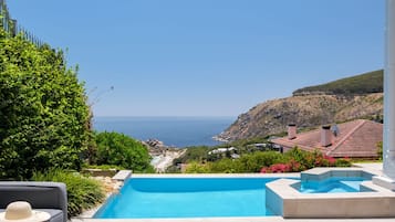 Villa | 6 bedrooms, iron/ironing board, Internet
