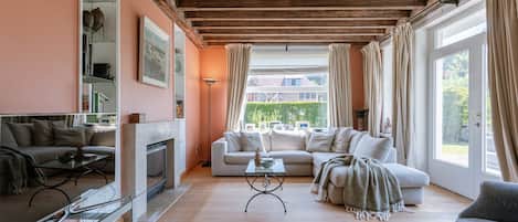 Villa | 6 bedrooms, Internet