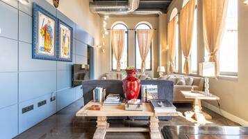 Departamento | 3 habitaciones, tabla de planchar con plancha y internet