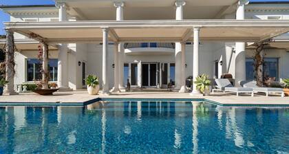The Bay Crest Manor Views Pool Beach