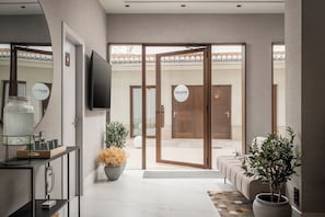 Reception - BYPILLOW Sinfonía (Valencia)